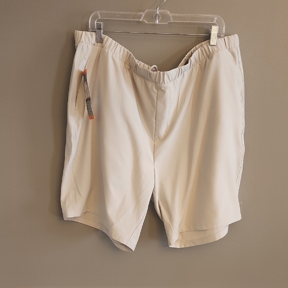 MLB Other - NWT Mens Greg Norman Beige All Day Comfort Shorts
